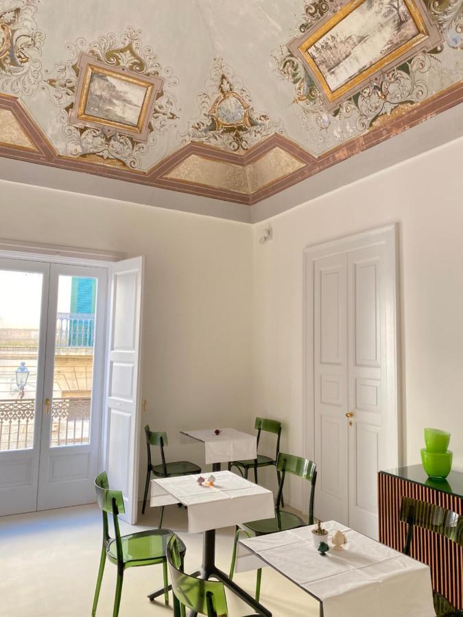 Palazzo Garibaldi - Luxury Suites Галатина Экстерьер фото