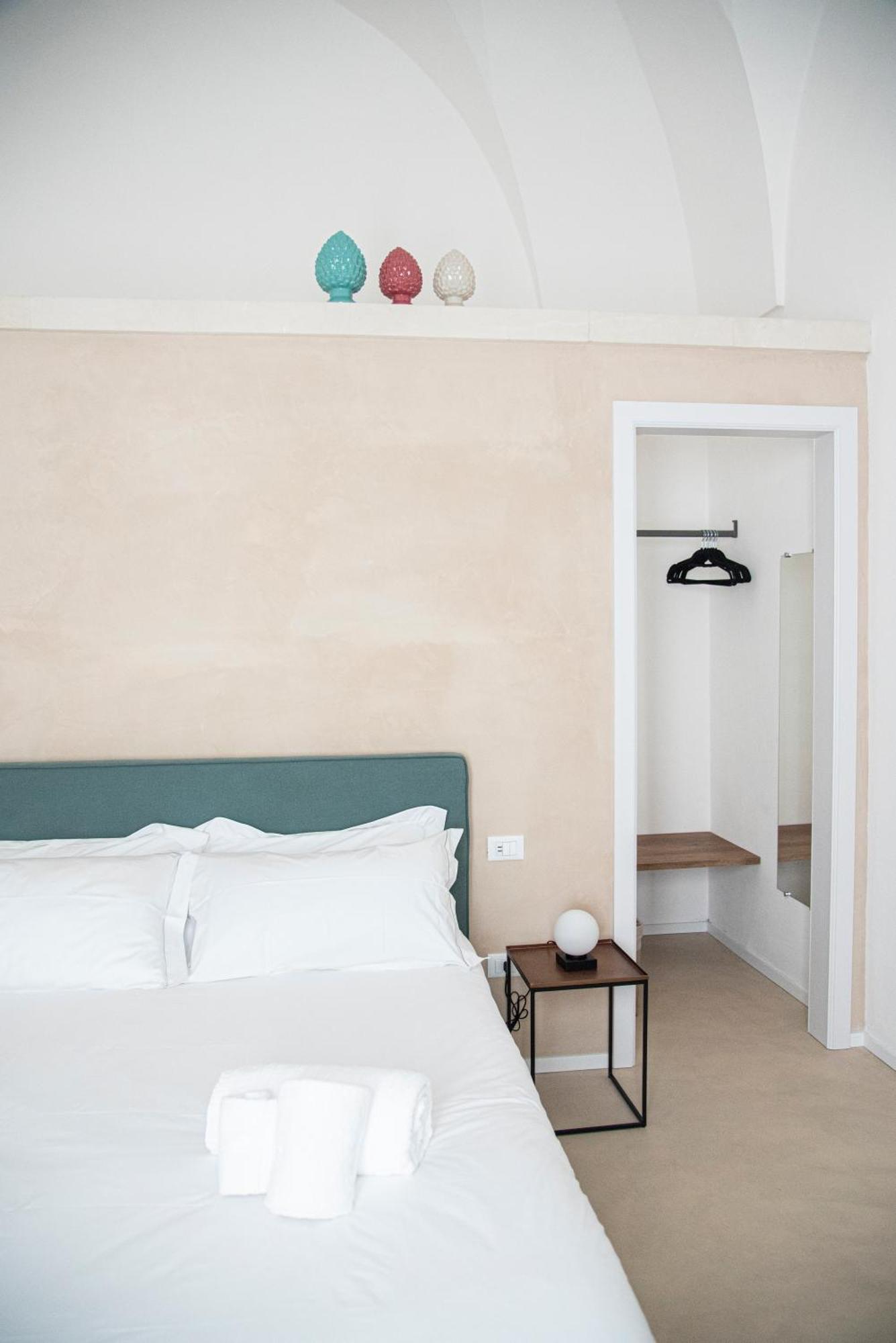 Palazzo Garibaldi - Luxury Suites Галатина Номер фото